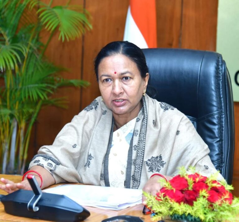 मुख्य सचिव राधा रतूड़ी ने कहा कि चारधाम यात्रा पर आने वाले 50 साल से अधिक आयु के तीर्थ यात्रियों की अनिवार्य रूप से स्वास्थ्य जांच की जाएगी