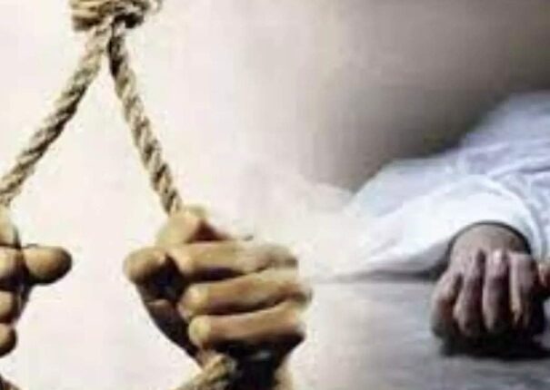 रुद्रपुर ट्रांजिट कैंप थाना क्षेत्र में एक युवती का शव संदिग्ध परिस्थितियों में कमरे में फंदे से लटका मिला, मृतका के मोबाइल में वीडियो भी मिला