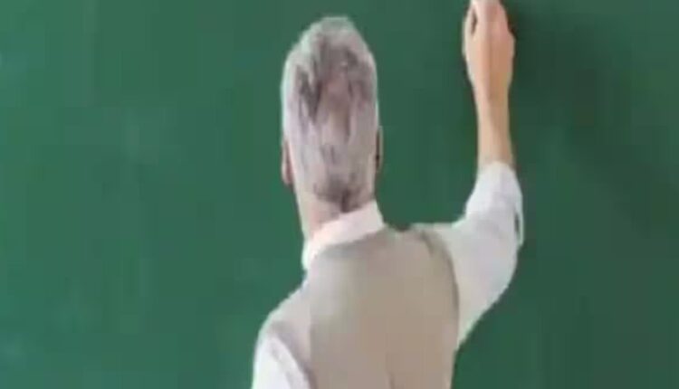 केंद्रीय शिक्षा सचिव संजय कुमार ने राज्य की शिक्षा व्यवस्था का लिया जायजा, एक ही परिसर में अलग-अलग चल रहे विद्यालयों के एकीकरण के भी दिए निर्देश