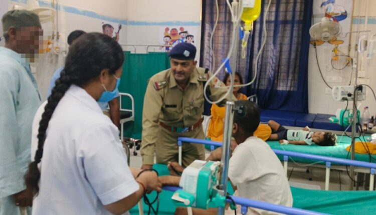 आपरेशन स्माइल के तहत बिछडों को अपनो से मिलाकर दून पुलिस बिखेर रही है लोगों के चेहरों पर मुस्कान।