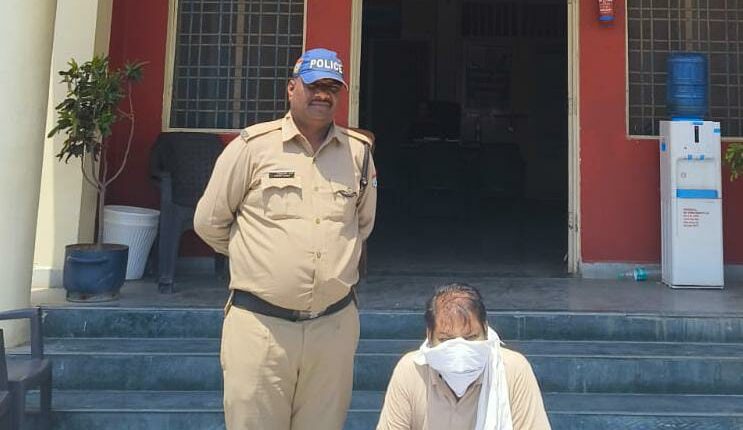 पत्नी को आत्महत्या के लिए उकसाने के आरोपी पति को दून पुलिस ने किया गिरफ्तार।