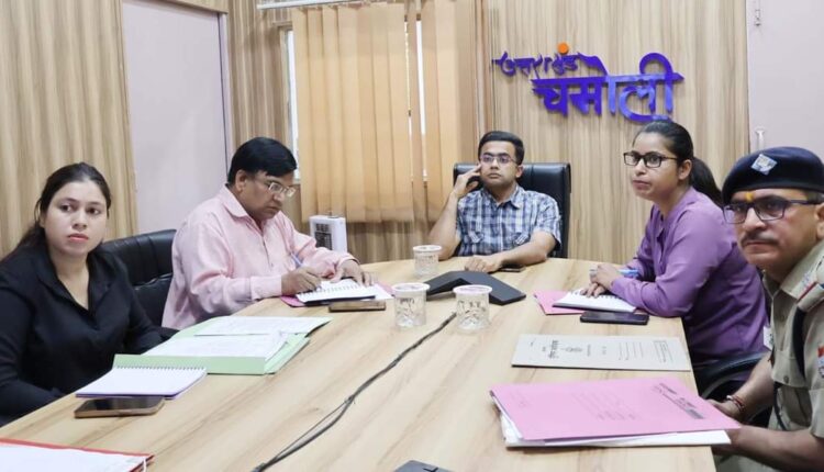 "अवैध खनन की रोकथाम: जिलाधिकारी के निर्देश और नए खनन चुगान क्षेत्रों का चिन्हित करना"