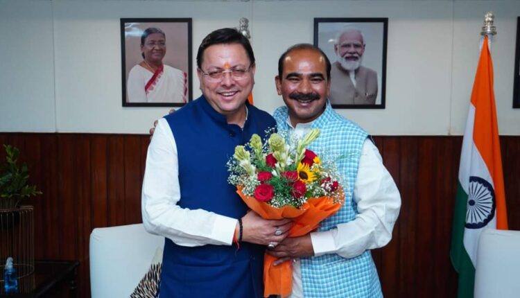 मुख्यमंत्री धामी से उत्तराखण्ड सदन, नई दिल्ली में केंद्रीय राज्य मंत्री अजय टम्टा ने भेंट की।