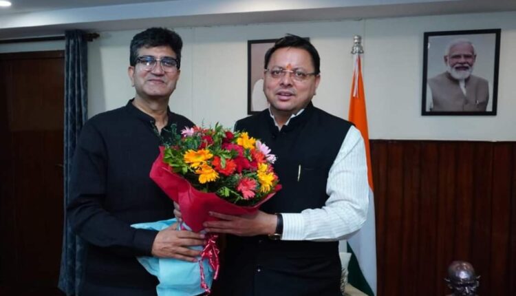 मुख्यमंत्री पुष्कर सिंह धामी से केन्द्रीय फिल्म प्रमाणन बोर्ड के अध्यक्ष और प्रसिद्ध गीतकार प्रसून जोशी ने उत्तराखण्ड सदन, नई दिल्ली में भेंट की।