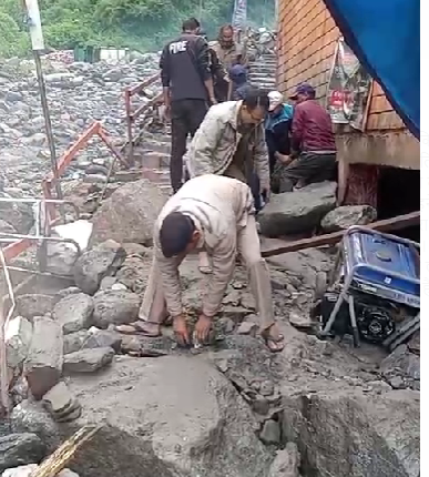 Due to flood in Yamuna river, there was huge damage in Yamunotri Dham and Jankichatti area.