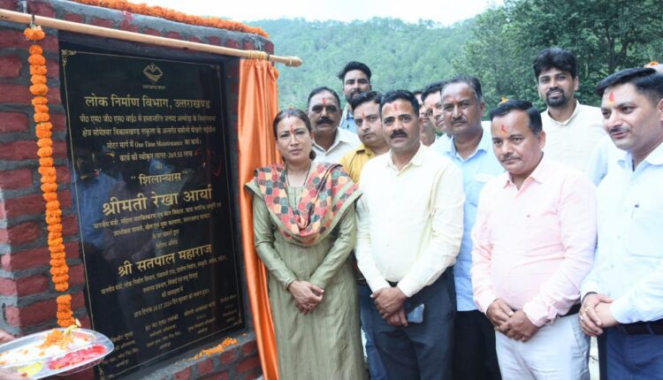 Problems of area residents will be resolved soon, government is doing development work: Rekha Arya