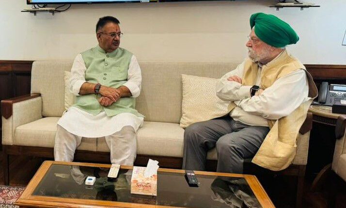 Sainik Welfare Minister Ganesh Joshi met Union Petroleum and Natural Gas Minister Hardeep Singh Puri in New Delhi.