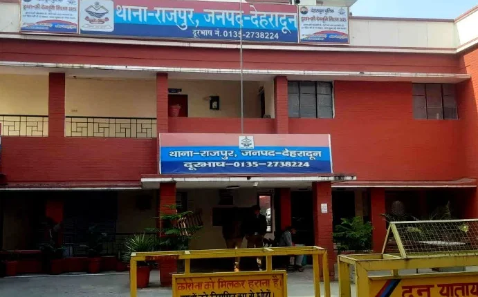 Delhi builder cheats man of crores of rupees on the pretext of making him a partner in group housing society