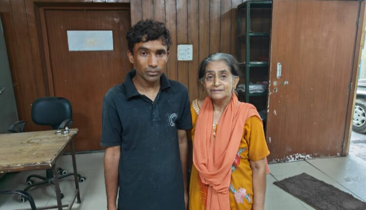 17 वर्षो से लापता बेटे को उसकी मॉ से मिलाकर दून पुलिस ने निभाया मानवता का फर्ज