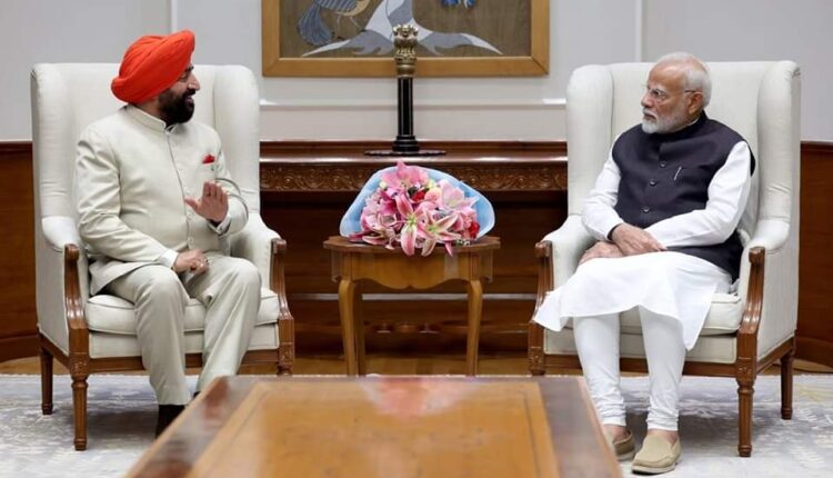 GLG Gurmeet Singh (R) paid courtesy call on Prime Minister Narendra Modi in New Delhi