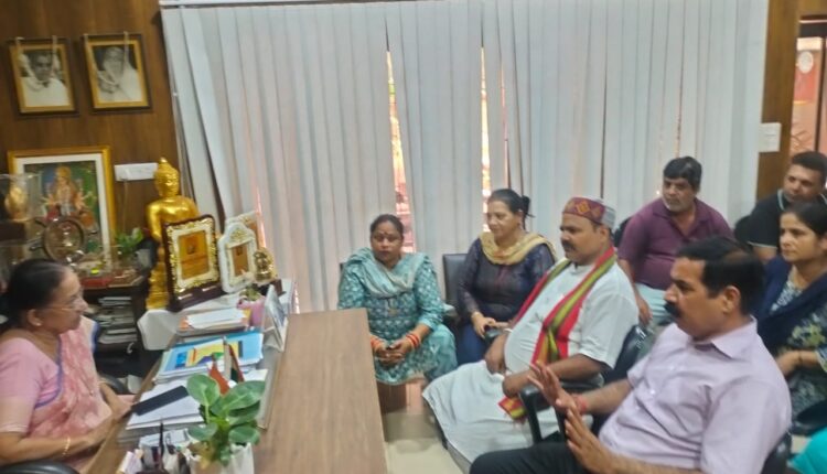 Dehradun News : पार्षद अपनी मनमानी पर कर रहे हैं नगर निगम जमीन पर कब्जा