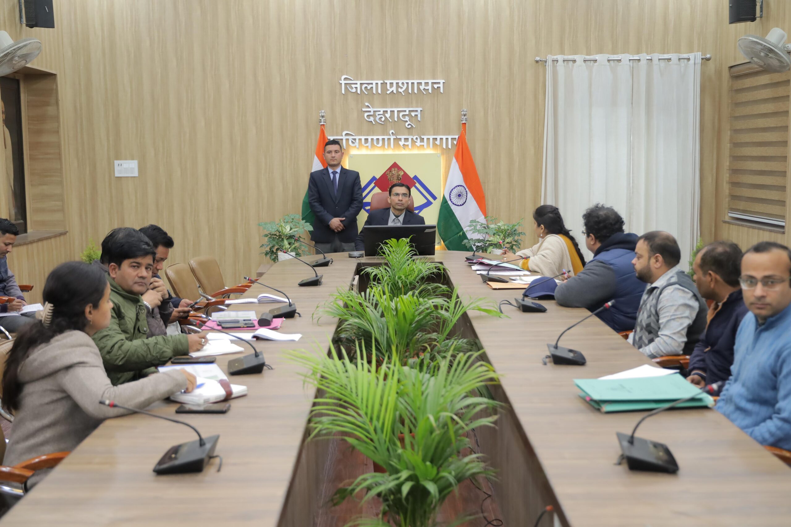 District Magistrate Savin Basal reviewed the progress of EV charging station project from the viewpoint of environmental protection and transportation.