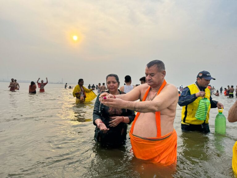 Cabinet minister Ganesh Joshi reached Prayagraj, took a holy dip in the Triveni Sangam on Mahashivratri