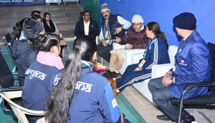 Sports Minister reached Almora to know the condition of visiting players