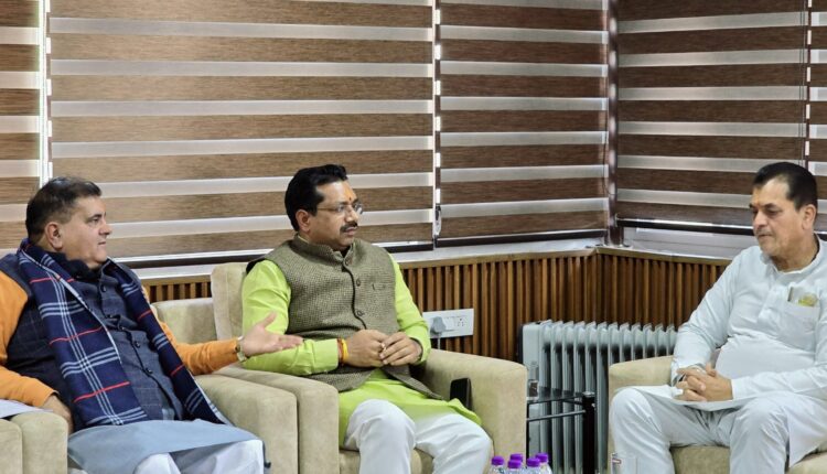 Uttarakhand Minister Premchand Agarwal's statement stirred up the situation, he was called to the state office, Mahendra Bhatt gave advice