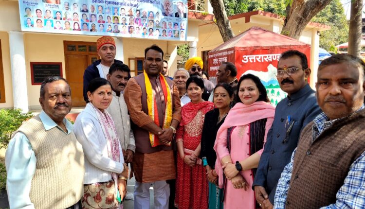 Siddharth Umesh Aggarwal paid tribute to great men while assuming the charge of BJP Metropolitan Dehradun President