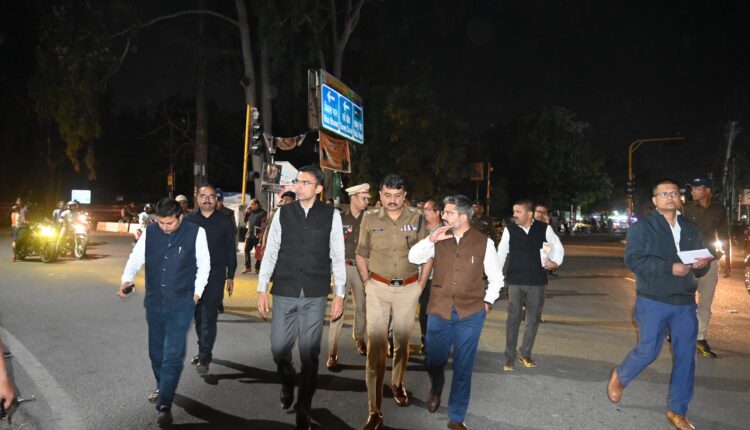 The District Magistrate and SSP inspected the program proposed at the Parade Ground on March 23