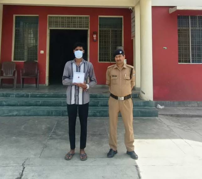 Dehradun Burglar with a reward of Rs 5000 arrested, stolen jewellery also recovered