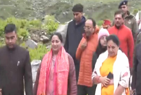 Delhi Chief Minister Rekha Gupta reached Kedarnath, received blessings of Maa Ganga in Haridwar