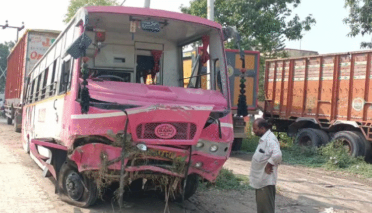 High speed bus overturned on highway, 32 workers injured – one in critical condition