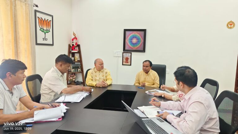 Strict action will be taken against doctors who violate the bond Dr. Dhan Singh Rawat