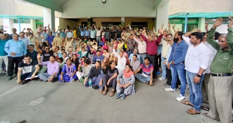UPNL employees' strike begins in Sushila Tiwari Hospital, salary not received for three months
