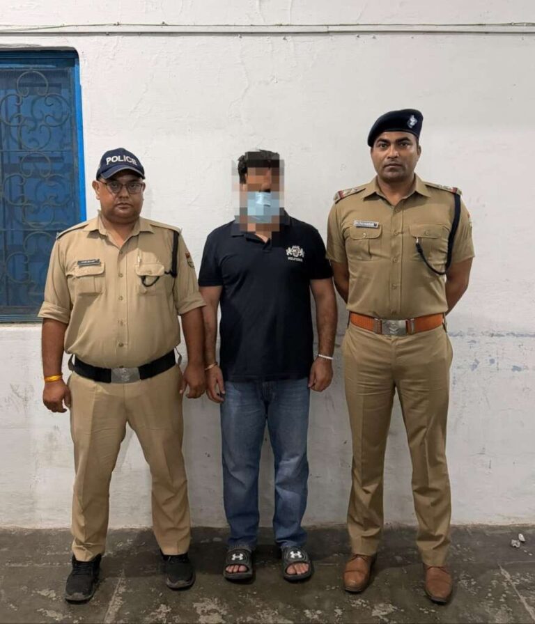 Assault follows collision between Scorpio and scooter in Rudrapur; main accused arrested.