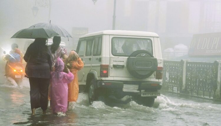 Heavy rain alert in Uttarakhand today too; 107 roads closed.