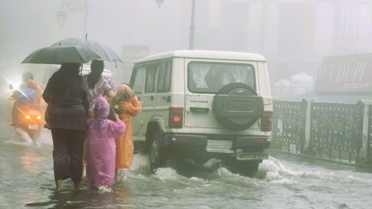 Heavy rain alert in Uttarakhand today too; 107 roads closed.