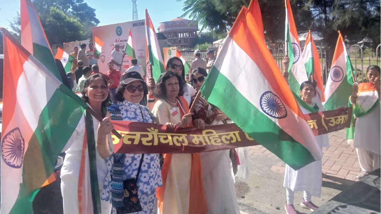 Dehradun steeped in the spirit of patriotism during the Tricolour march; a massive crowd turned out.
