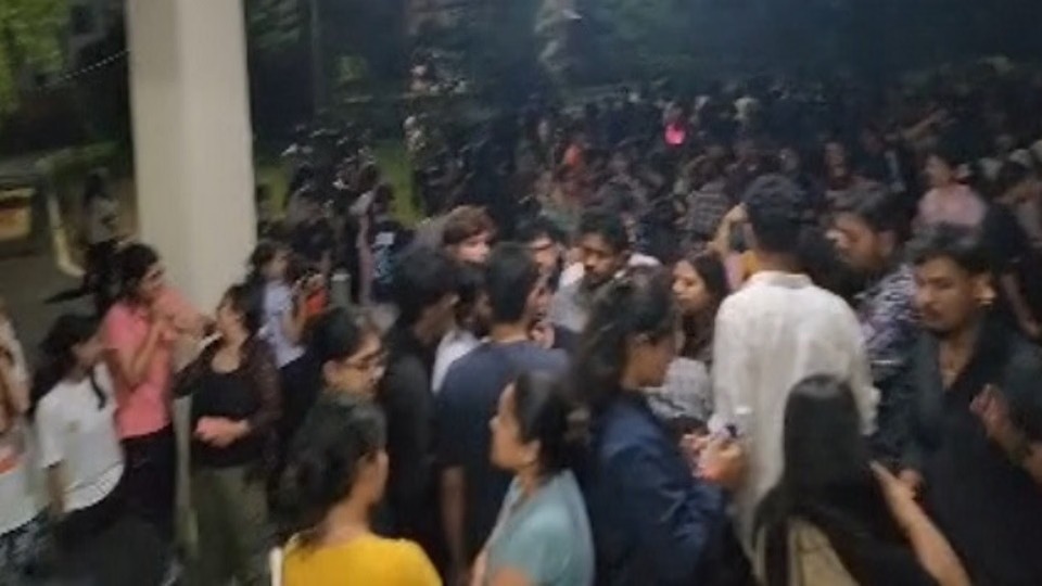Uproar at Doon University after a worm was found in the mess food a day before the elections.