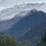 Highway closed due to snowfall and rain on the peaks of Yamunotri.