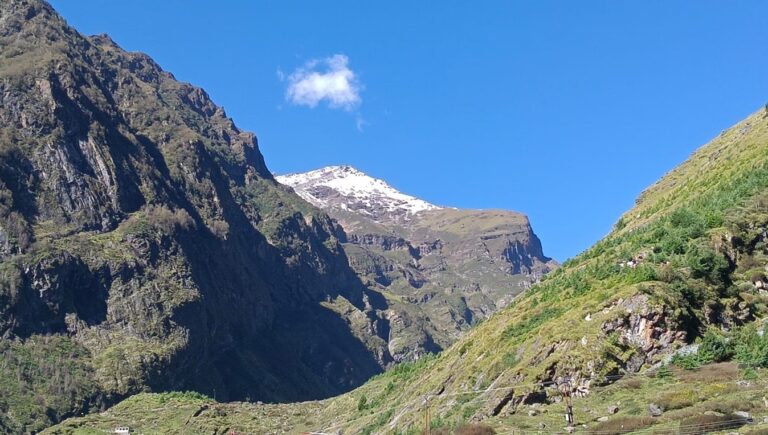 Weather clears up in Uttarakhand, sunshine brings relief from the cold; rain likely in five districts today.