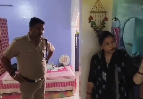 Major robbery at a school in Vikasnagar; principal and family held hostage.