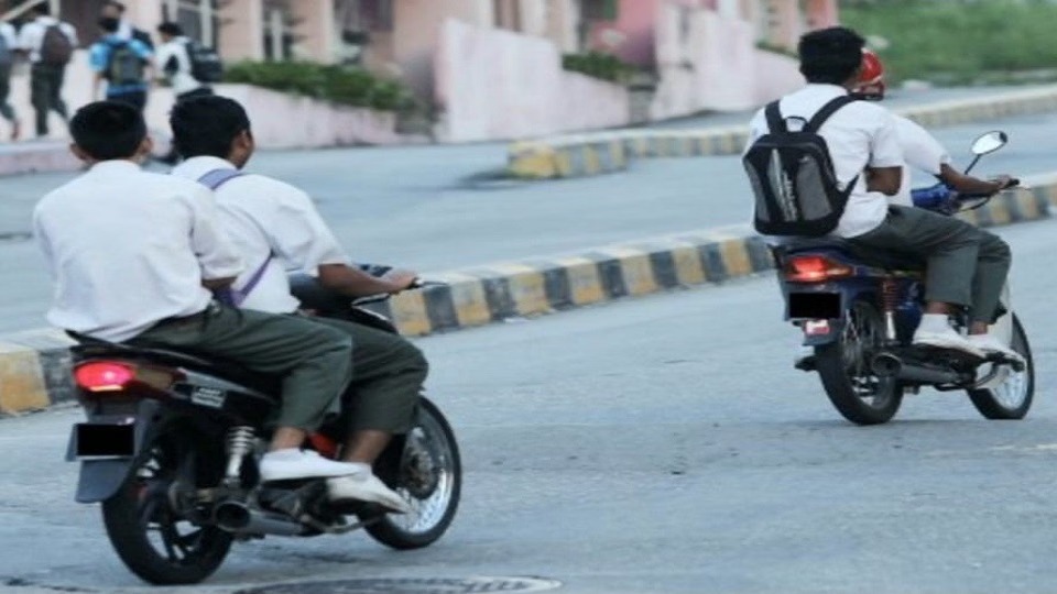 In Kashipur, underage students are brazenly riding motorcycles and scooters; residential colonies outside schools have turned into parking areas.