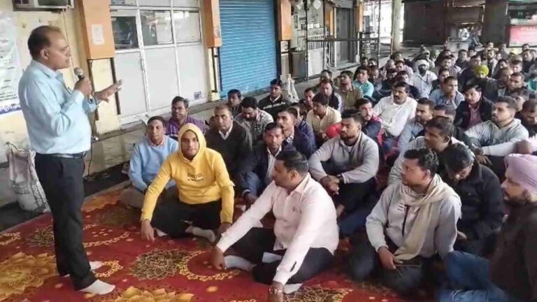 Roadways employees begin an indefinite work boycott today; talks fail; MD issues strict instructions to officials.