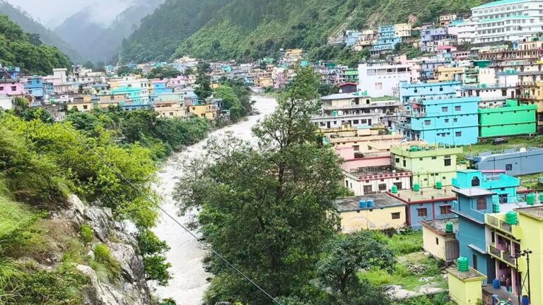 Weather in Uttarakhand to change from today; 'Yellow Alert' issued for rain and snowfall; warnings of strong winds and lightning in several districts.